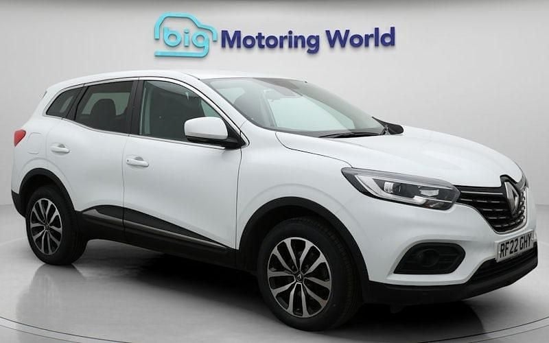 White Used 2022 Renault Kadjar Equilibre SUV | £12,100 (Fair price) - Image 1/4
