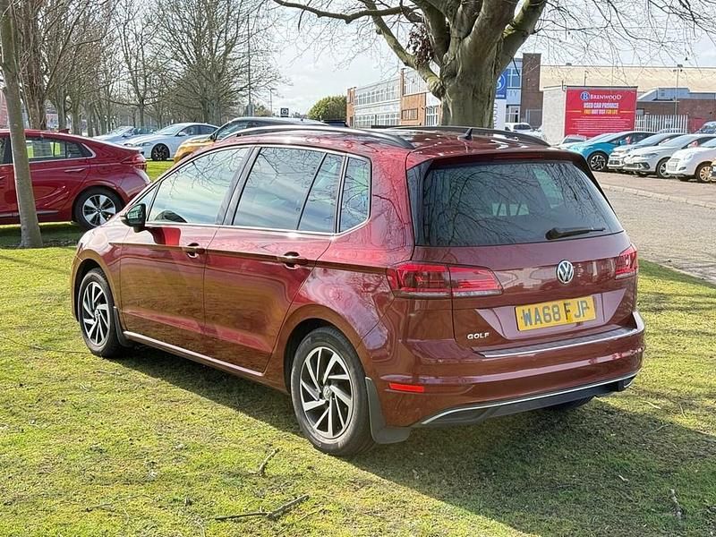 Used VW Golf Sportsvan Match 130 HP (95 kW) 2019 Red MPV