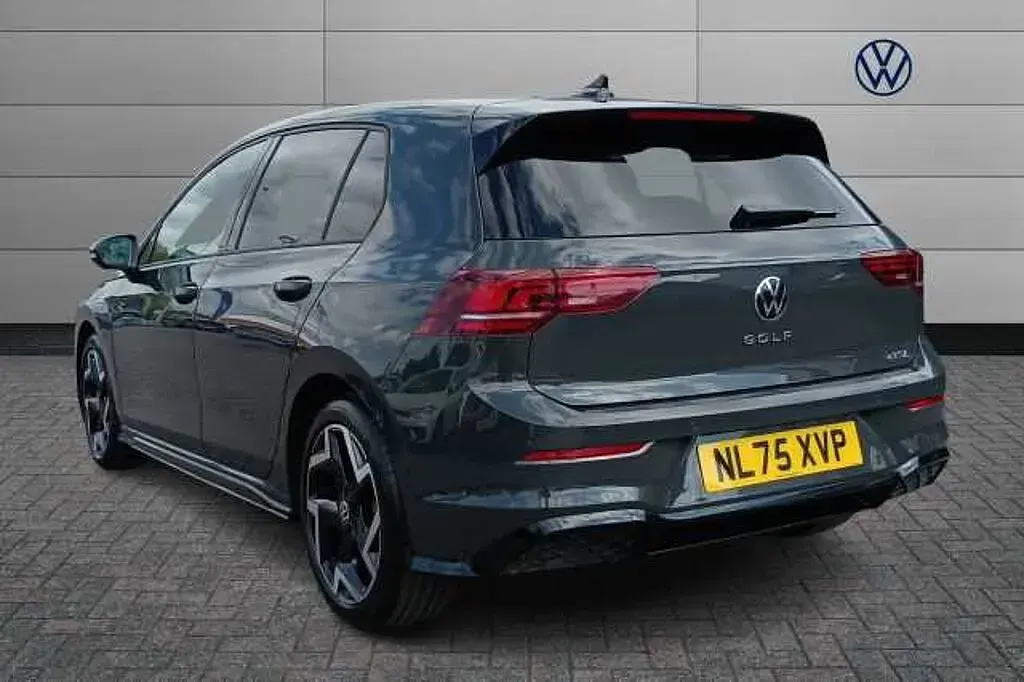 Second-hand VW Golf VIII 150 CP (110 kW) 2025