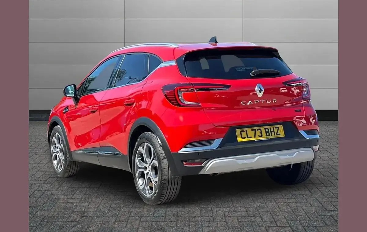 Used Renault Captur Techno 143 HP (105 kW) 2024 Red SUV