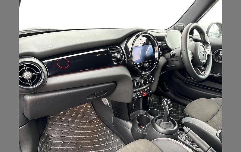 Used Mini John Cooper Works 228 HP (167 kW) 2021 Green Hatchback