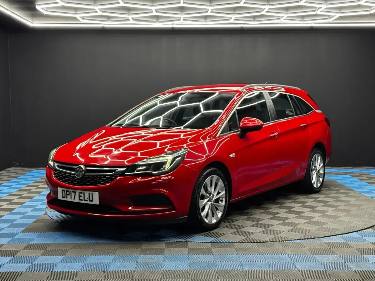 Used Vauxhall Astra 2017 Red Estate