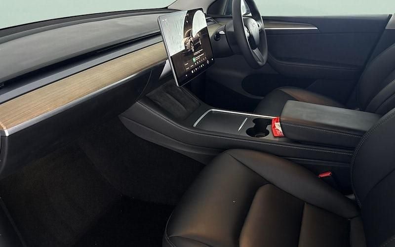 Used Tesla Model Y RWD 219 kW (299 HP) 2024 SUV