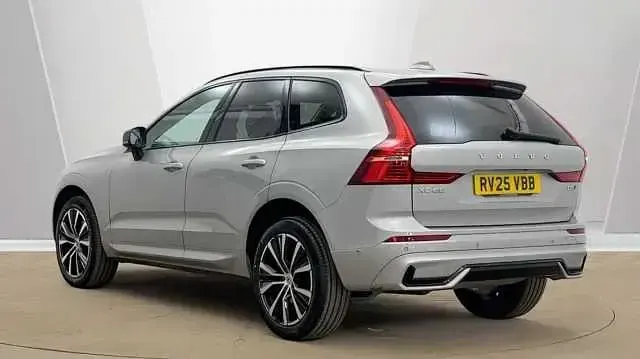 Usado Volvo XC60 Ultra 247 CV (181 kW) 2025 Plateado SUV