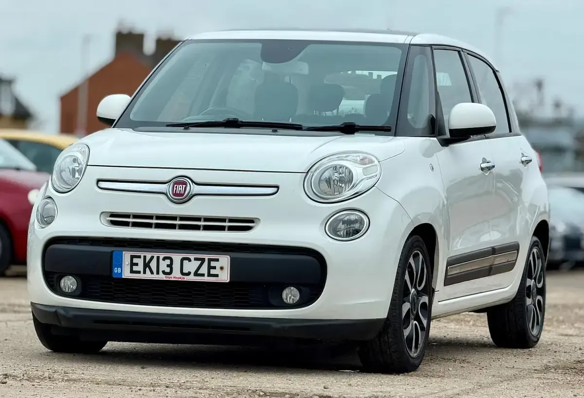 Used Fiat 500L Lounge 105 HP (77 kW) 2013 White MPV