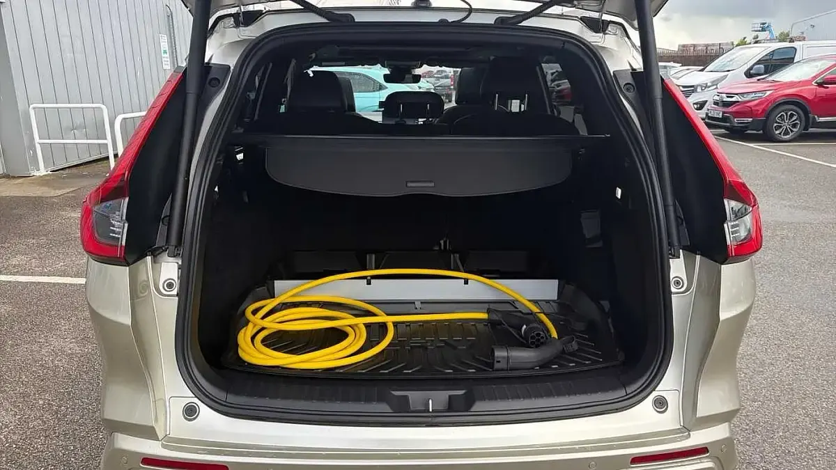 New Honda CR-V Advance 184 HP (135 kW) 2026 Premium plus paint  golden titan SUV