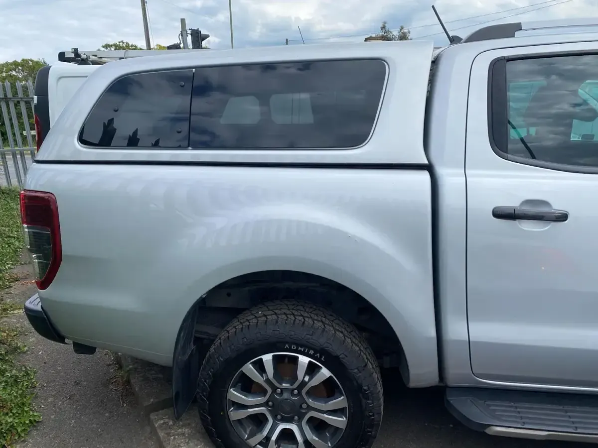 Usado Ford Ranger Wildtrack 210 CV (154 kW) 2022 Plateado Pickup/Camioneta
