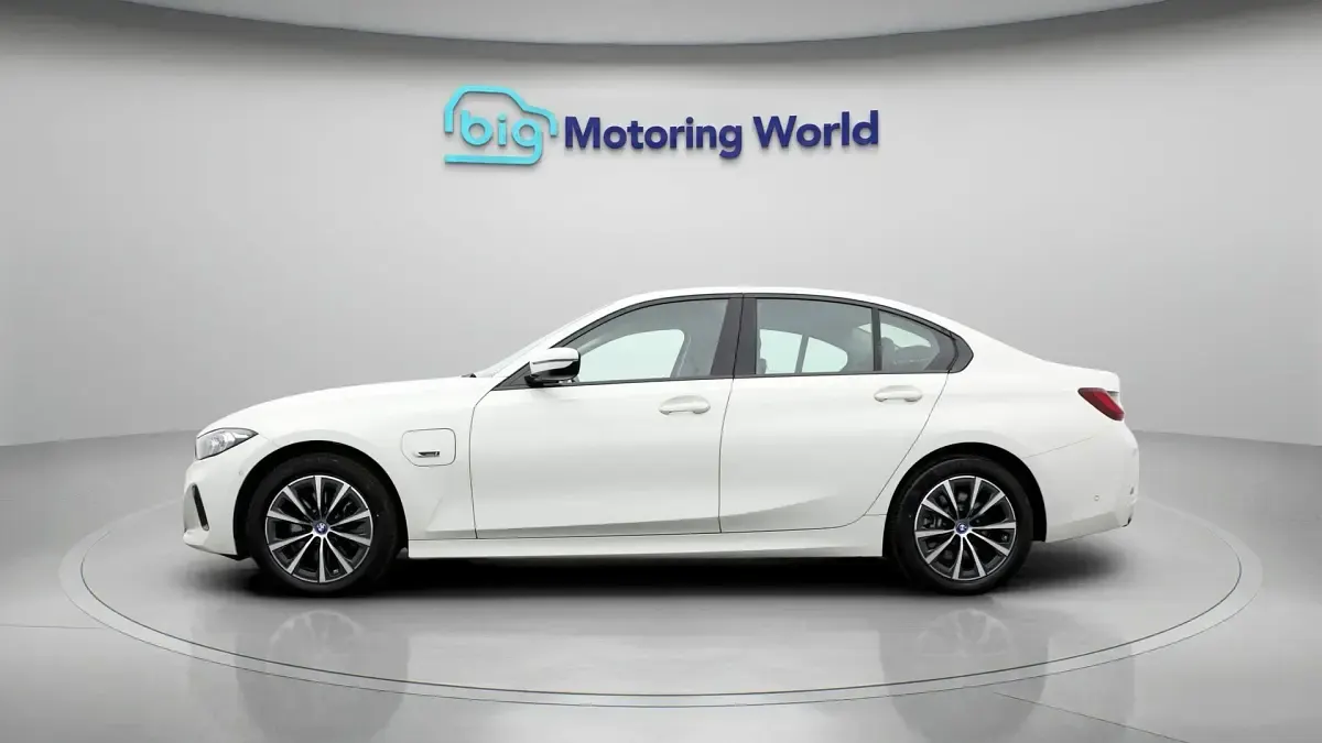 Used BMW 330 Sport Line 288 HP (211 kW) 2023 Sedan