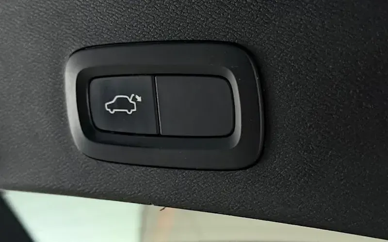 Used Volvo XC40 Inscription 163 HP (119 kW) 2020 Black SUV