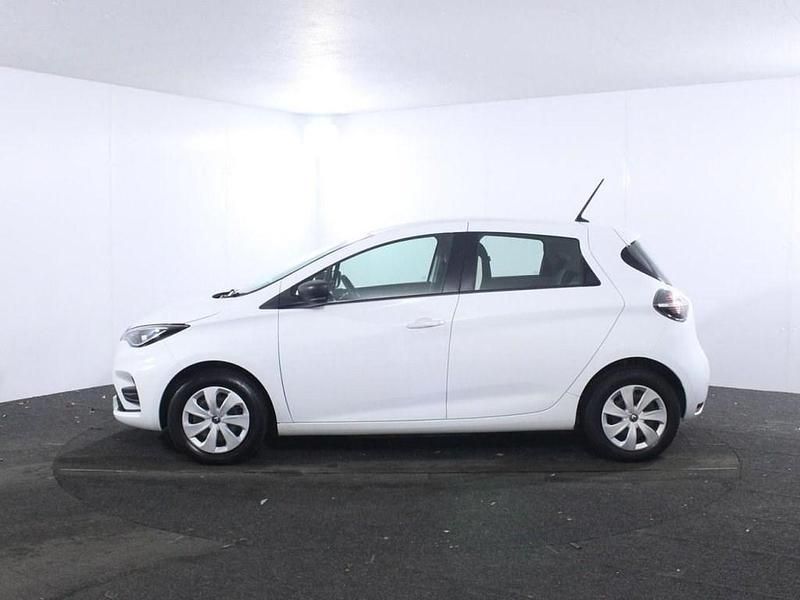 Used Renault Zoe Play 78 kW (107 HP) 2022 White Hatchback