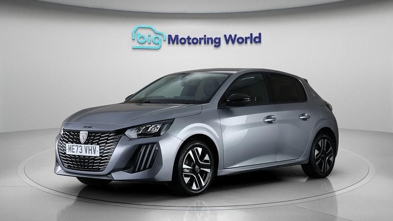 Used Peugeot 208 Allure 101 HP (74 kW) 2024 Grey Hatchback