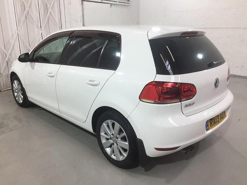 Używany VW Golf VII SE 122 KM (89 kW) 2013 Biały Hatchback