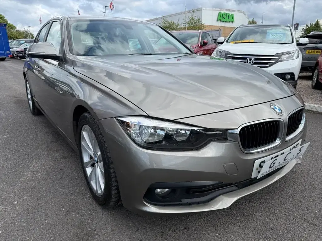 Used BMW 318 2015 Silver Sedan