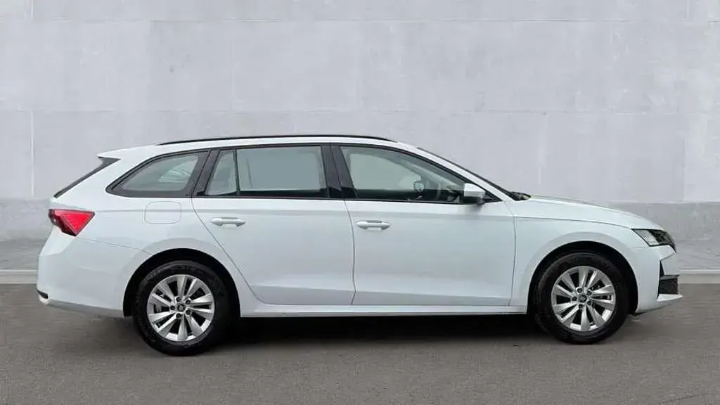 Used Skoda Octavia SE Technology 150 HP (110 kW) 2025 Moon white metallic Estate