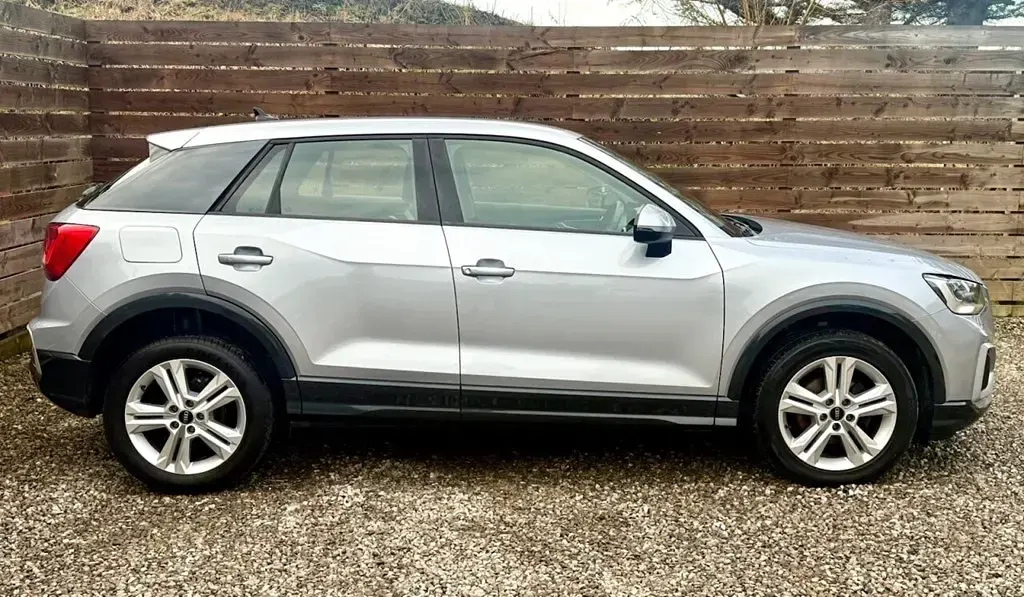 Used Audi Q2 Sport 116 HP (85 kW) 2021 Silver SUV
