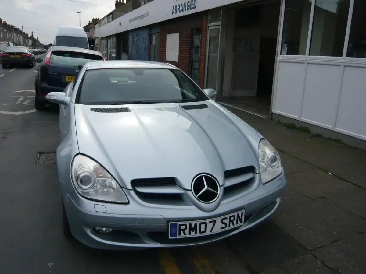 Käytetty Mercedes SLK280 231 HP (169 kW) 2007 Hopea Avoauto