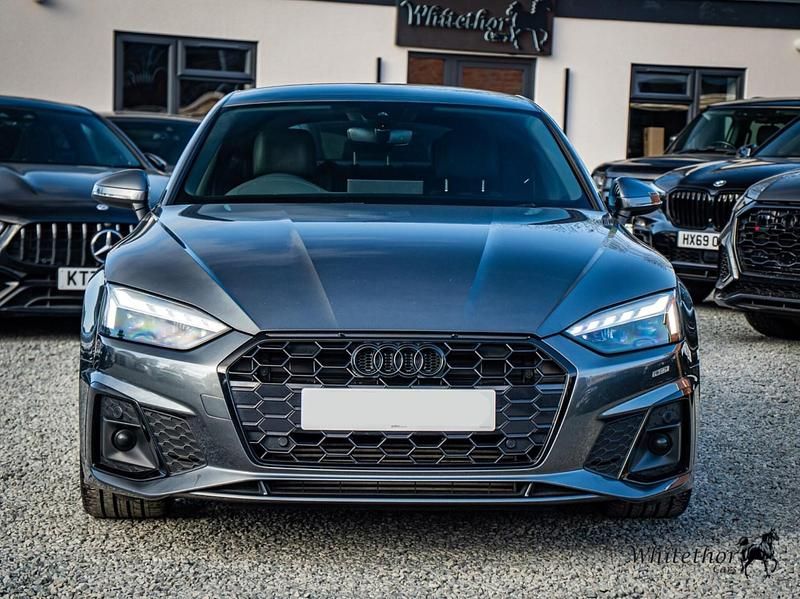 Begagnad Audi A5 S-Line 2023 Grå Sportkupé