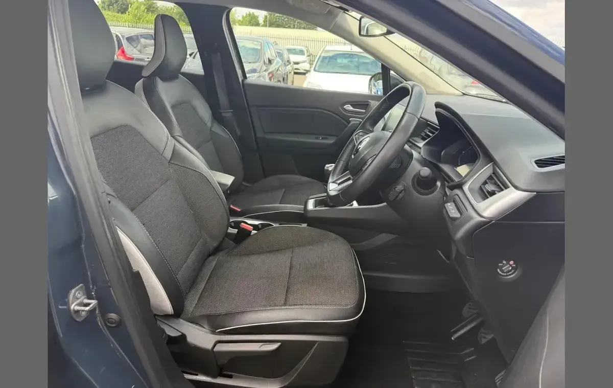 Used Renault Captur Techno 90 HP (66 kW) 2023 Other SUV
