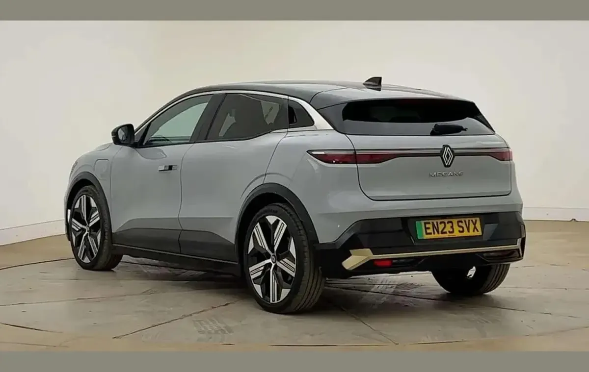 Used Renault Megane E-Tech 160 kW (218 HP) 2023 Metallic grey  Hatchback