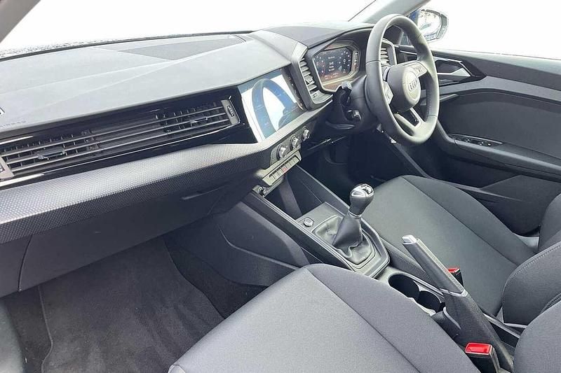 Used Audi A1 Design 94 HP (69 kW) 2023 Blue SUV