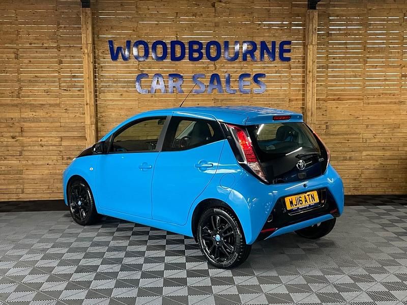 Used Toyota Aygo X-cite 69 HP (50 kW) 2016 Blue Hatchback