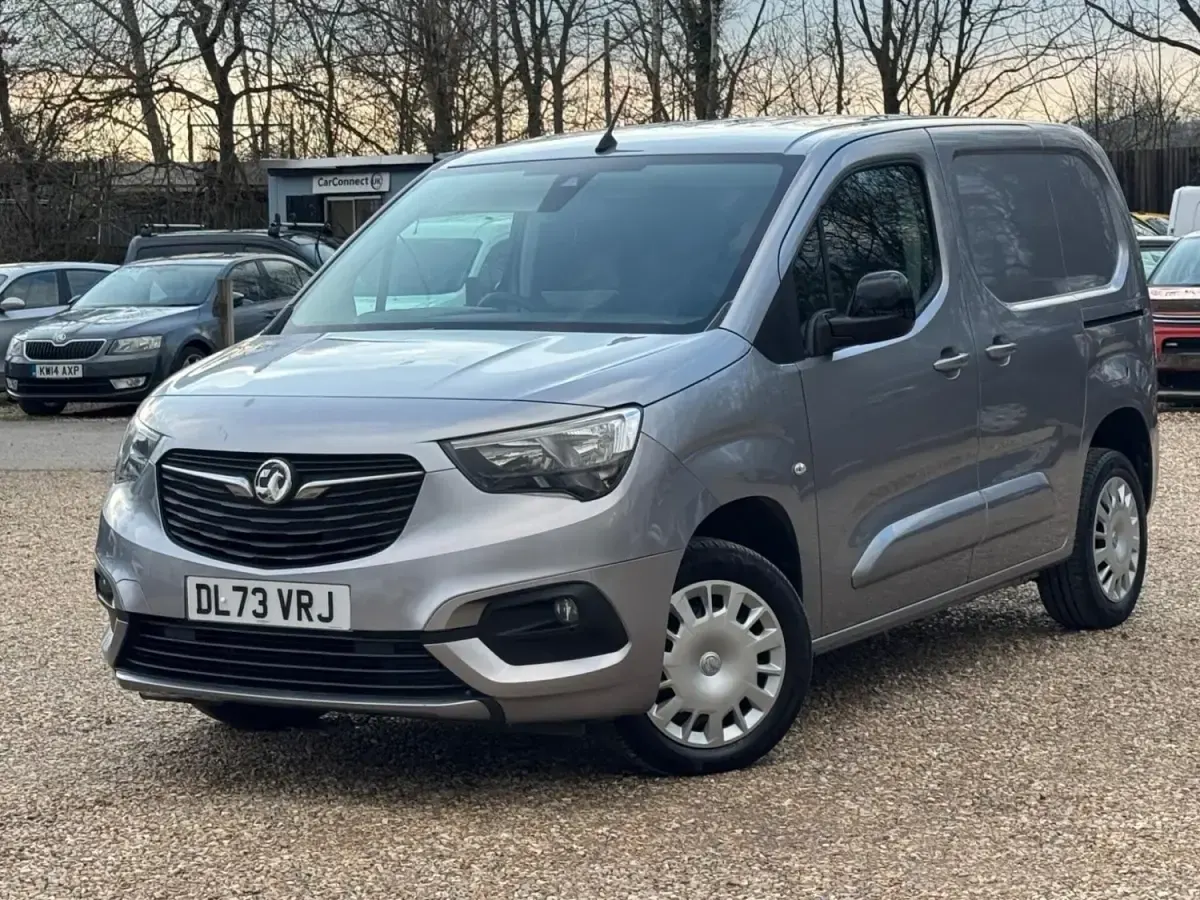 Gebraucht Vauxhall Combo S 100 PS (73 kW) 2023 Grau Van / Kleinbus