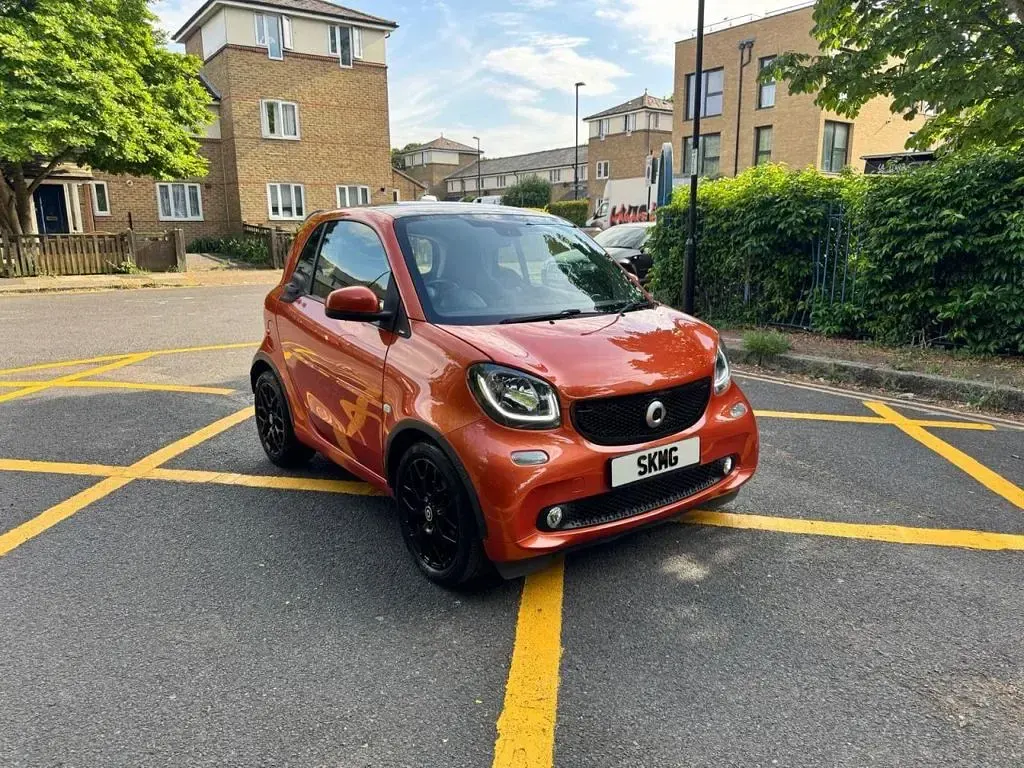 Used Smart ForTwo Coupé Premium 90 HP (66 kW) 2017 Orange Coupe