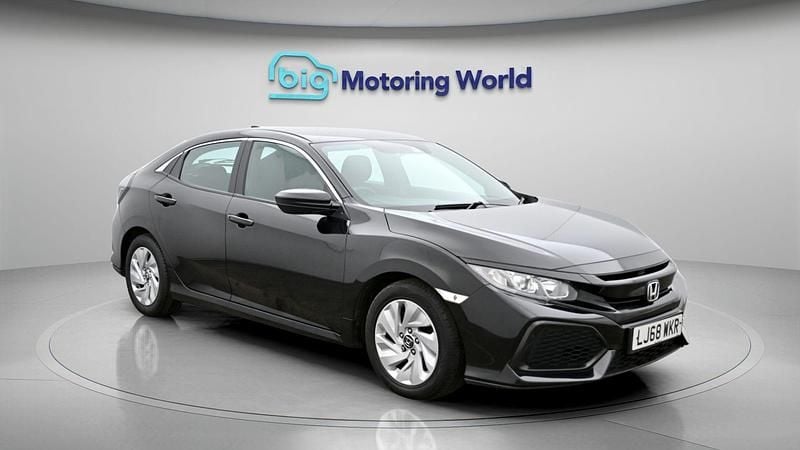 Used Honda Civic SE 125 HP (91 kW) 2018 Black Hatchback