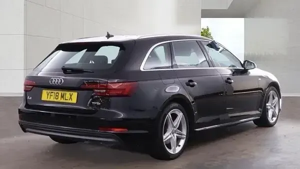 Usado Audi A4 S-Line 150 HP (110 kW) 2018 Preto Carrinha