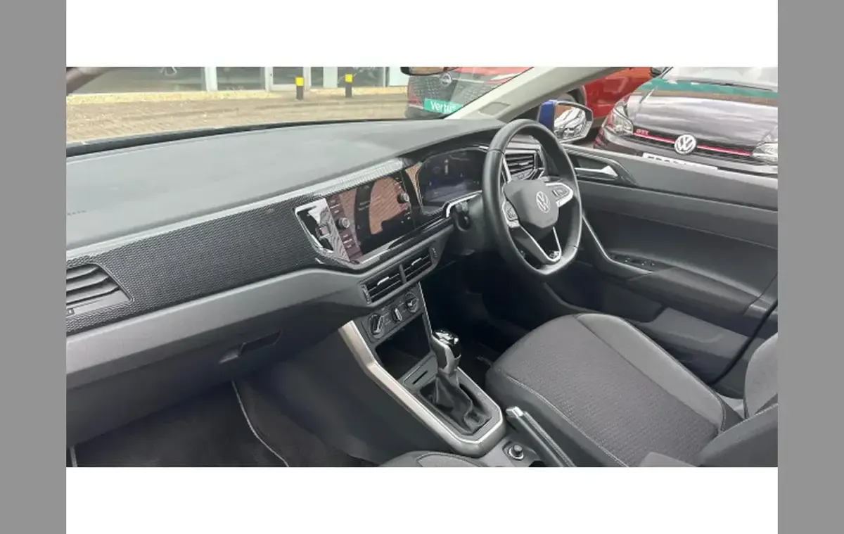 Used VW Polo Life 95 HP (69 kW) 2023 Blue Hatchback