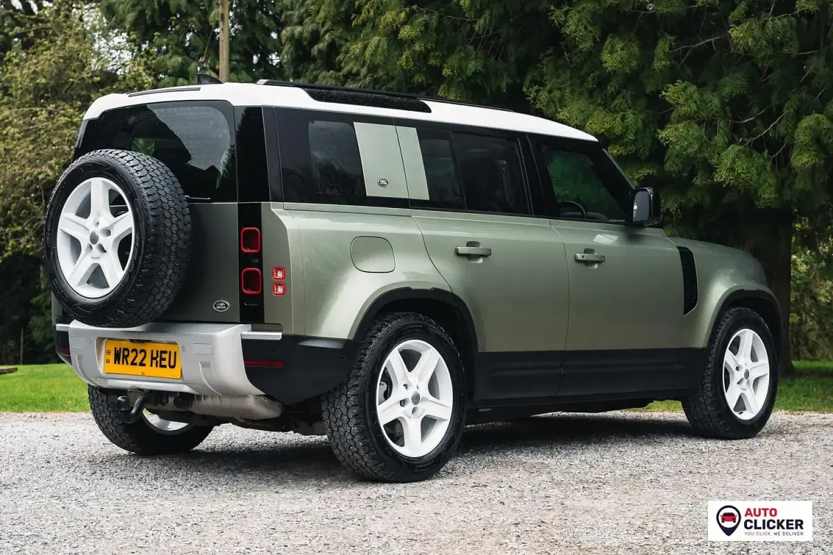 Used Land Rover Defender SE 250 HP (183 kW) 2022 Green SUV