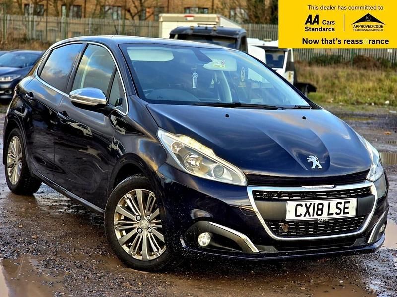 Used Peugeot 208 Allure 110 HP (80 kW) 2018 Blue Hatchback