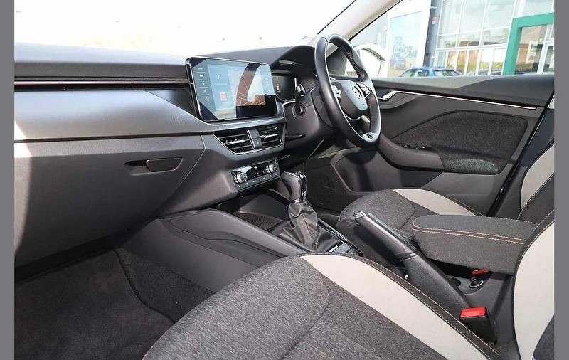 Used Skoda Kamiq SE L Executive 115 HP (84 kW) 2023 White SUV