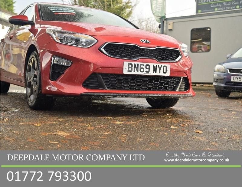 Red Used 2019 Kia Ceed Hatchback | £12,490 (Fair price) - Image 1/4
