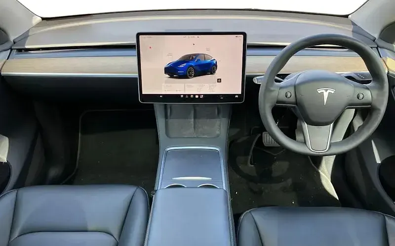 Used Tesla Model Y Standard Range 219 kW (299 HP) 2024 SUV