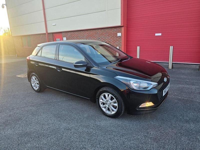 Used Hyundai i20 SE 84 HP (61 kW) 2017 Black Hatchback