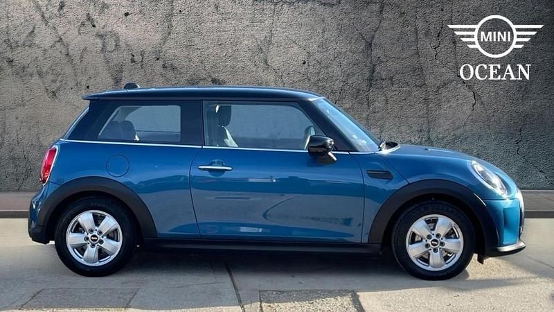 Usado Mini Cooper Classic 134 CV (98 kW) 2022 Azul Utilitario