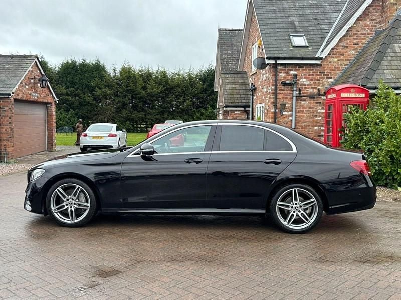 Gebraucht Mercedes E220 AMG line 194 PS (142 kW) 2018 Schwarz Limousine
