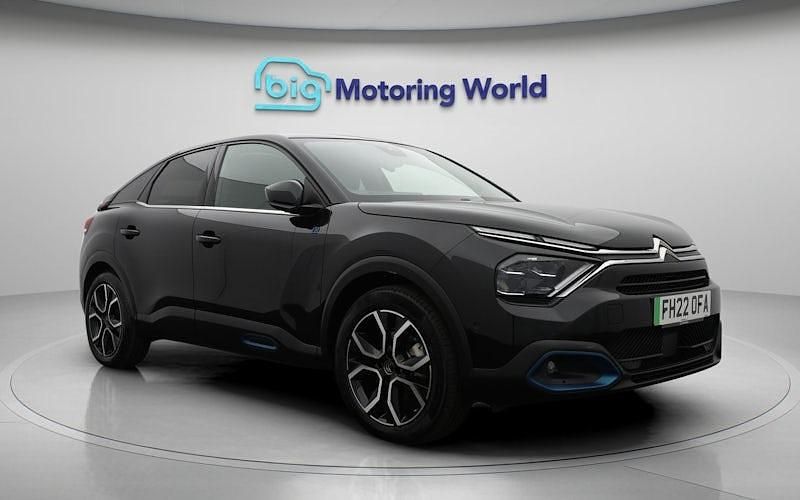 Second-hand Citroën e-C4 Shine 100 kW (136 CP) 2022 Negru Hatchback