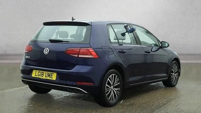 Used VW Golf VII SE 125 HP (91 kW) 2018 Blue Hatchback