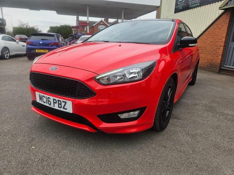 Używany Ford Focus Zetec 182 KM (133 kW) 2016 Czerwony Hatchback