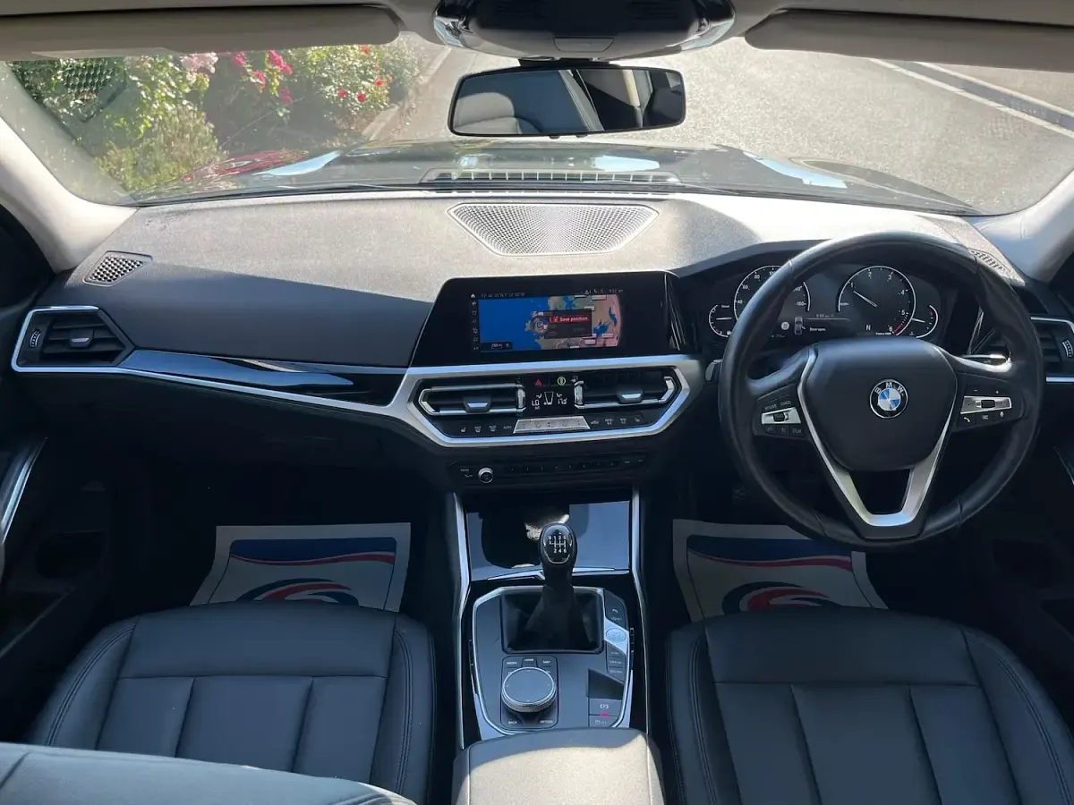 Used BMW 318 Comfort Edition 2019 Black Sedan