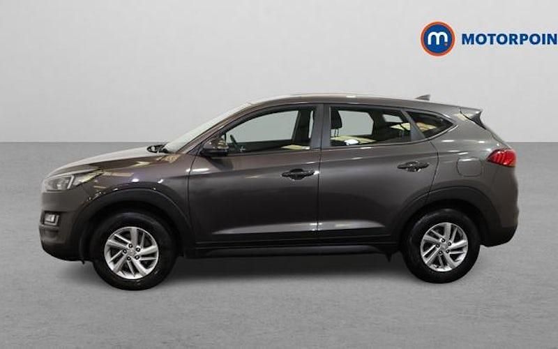 Usado Hyundai Tucson 136 HP (100 kW) 2019 Cinzento SUV