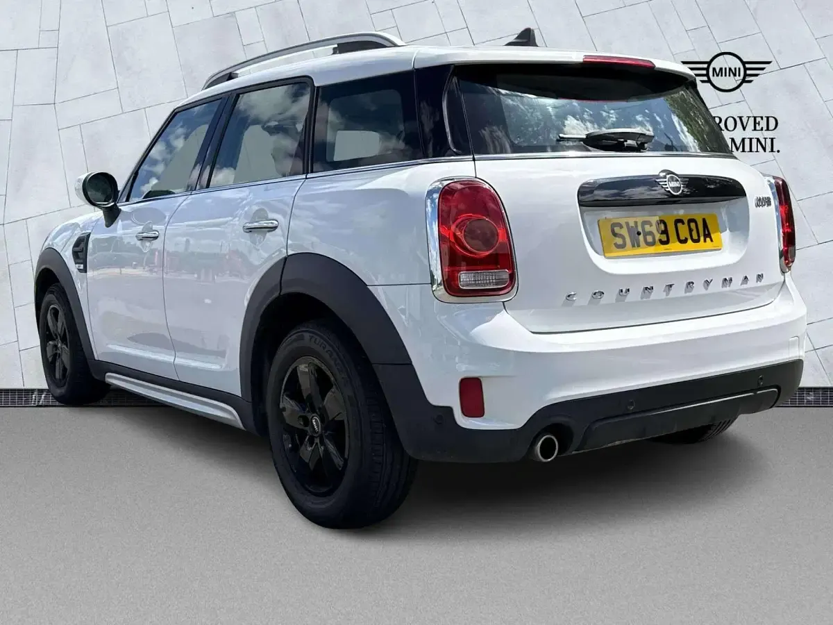 Used Mini Cooper Countryman Classic 134 HP (98 kW) 2019 White SUV