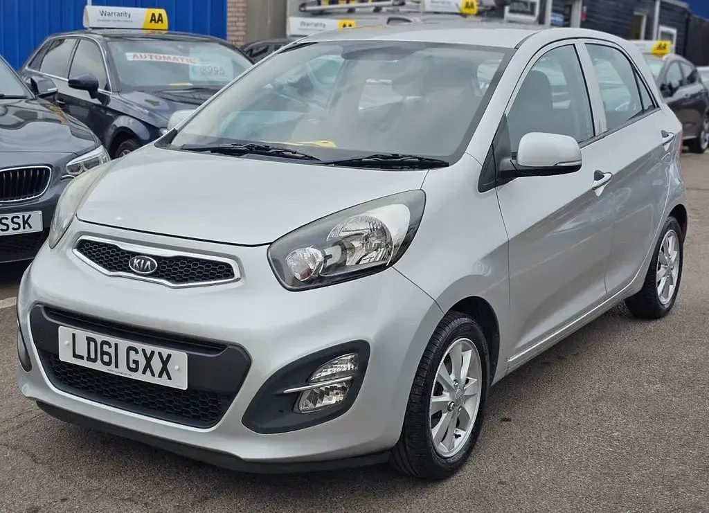 Used Kia Picanto 68 HP (50 kW) 2011 Silver Hatchback