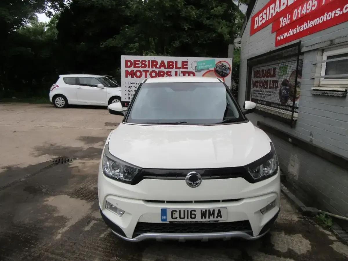 Used SsangYong Tivoli 115 HP (84 kW) 2016 White SUV