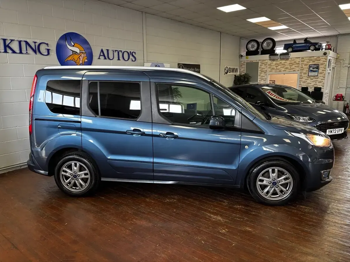 Used Ford Tourneo Connect Titanium 2019 Blue MPV