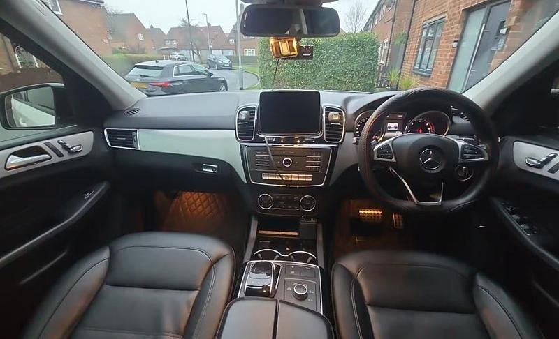 Used Mercedes GLE250 AMG line 204 HP (150 kW) 2017 White Estate