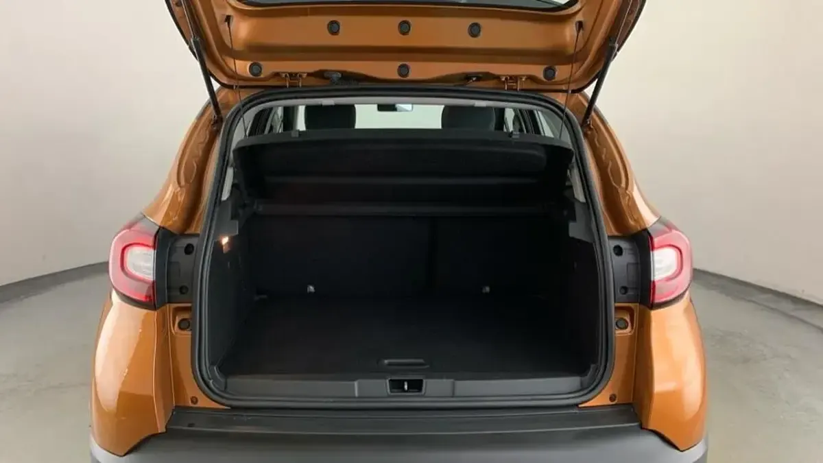 Used Renault Captur Play 89 HP (65 kW) 2020 Orange SUV
