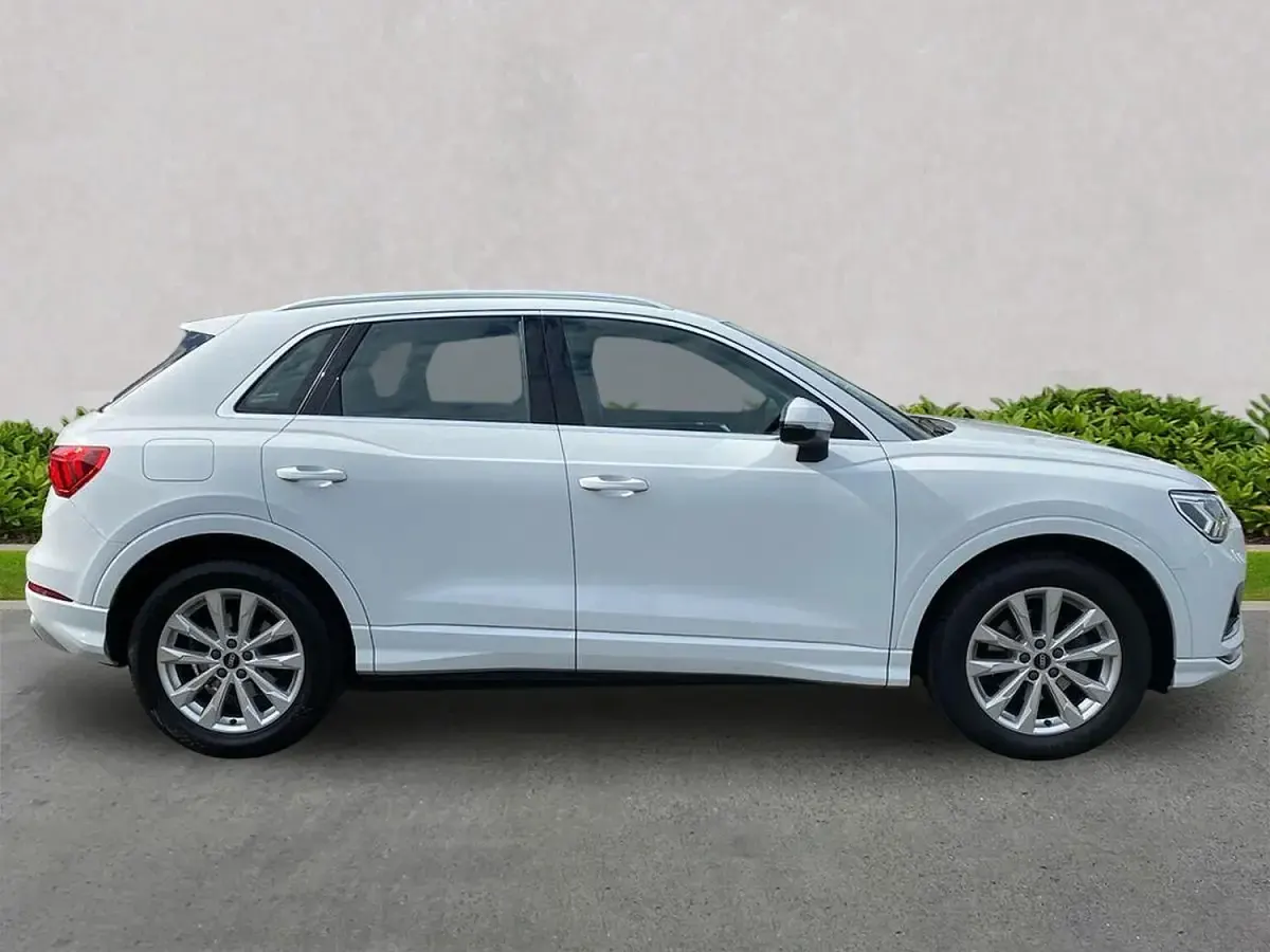 Begagnad Audi Q3 Sport 150 HK (110 kW) 2022 Vit SUV